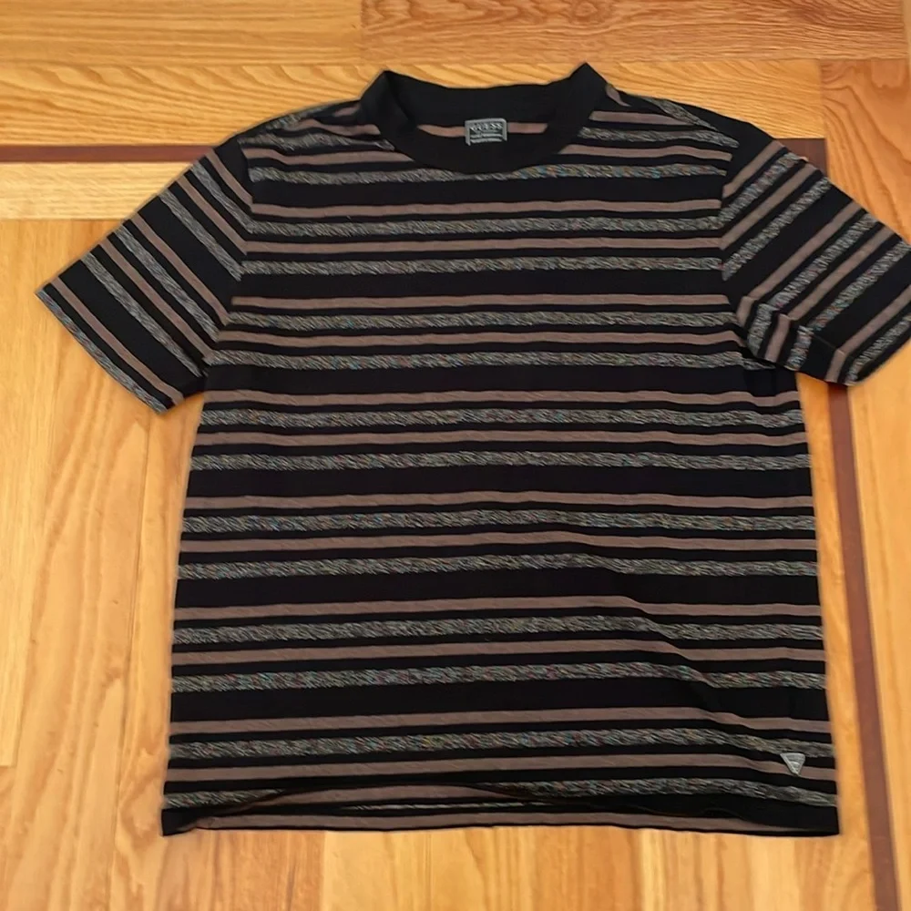 Guess - Picture 1 of 4